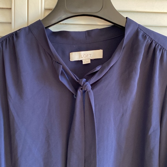 Loft size medium, navy blue blouse with three-quarter length sleeves - Picture 2 of 4